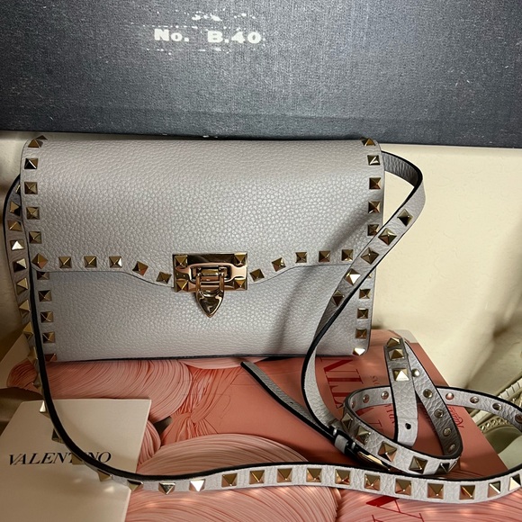 VALENTINO GARAVANI ROCKSTUD
CROSSBODY - Picture 4 of 10